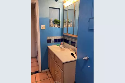 21803 Devlin Avenue, Hawaiian Gardens, CA 90716 - Photo 19