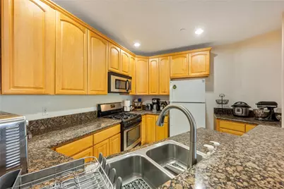 1515 Grismer #202, Burbank, CA 91504 - Photo 15