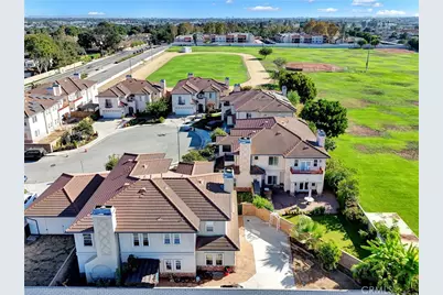 207 Gilbert Way, Placentia, CA 92870 - Photo 5