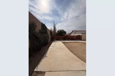 16241 Tokay, Victorville, CA 92395 - Photo 21