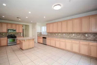 6184 Medinah, Fontana, CA 92336 - Photo 11