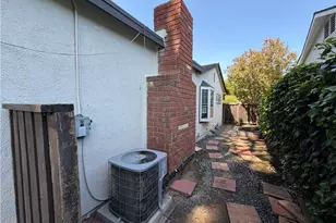 22538 Berdon St, Woodland Hills, CA 91367 - Photo 37