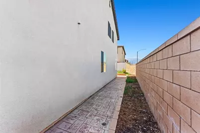588 Calderwood Lane, Rialto, CA 92377 - Photo 33