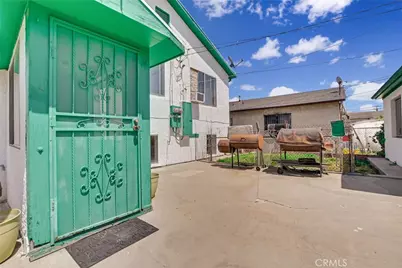 828 W 73rd Street, Los Angeles, CA 90044 - Photo 31