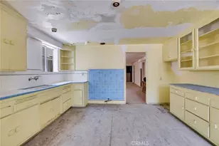 828 W 73rd St, Los Angeles, CA 90044 - Photo 33