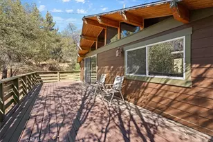 1132 Crags Ln, Fawnskin, CA 92333 - Photo 13