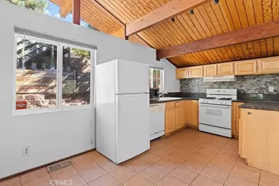 1132 Crags Lane, Fawnskin, CA 92333 - Photo 15
