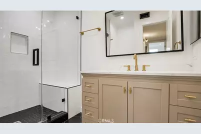 12720 Burbank #305, Valley Village, CA 91607 - Photo 13