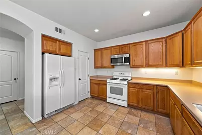 3985 Barbury Palms Way, Perris, CA 92571 - Photo 15