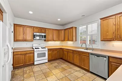 3985 Barbury Palms Way, Perris, CA 92571 - Photo 13