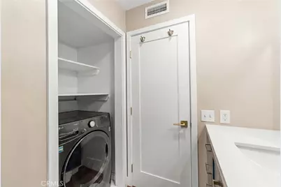 3860 Amberly Dr #F, Inglewood, CA 90305 - Photo 13