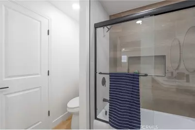160 Yorktown, Costa Mesa, CA 92626 - Photo 21