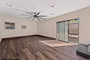564 Estate St, Redding, CA 96002 - Photo 17