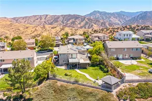 29541 Sequoia, Canyon Country, CA 91387 - Photo 3