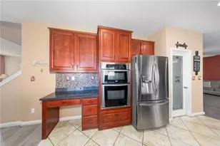12448 Flagstone Ct, Victorville, CA 92392 - Photo 15
