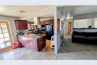 11746 Mohawk Road, Apple Valley, CA 92308 - Photo 9