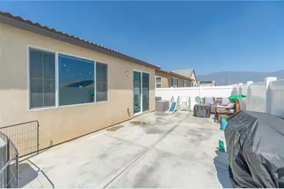 561 Yukon Road, Rialto, CA 92377 - Photo 23