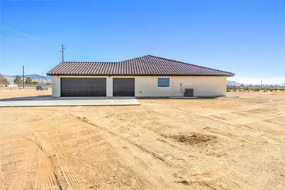 11386 Tujunga, Apple Valley, CA 92308 - Photo 5