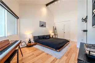 10911 Bluffside Dr, Studio City, CA 91604 - Photo 13