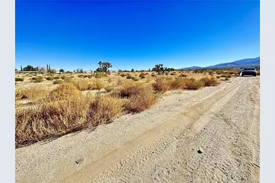 12025 Primavera Road, Pinon Hills, CA 92372 - Photo 7