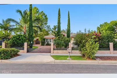 27150 Cypress, Highland, CA 92346 - Photo 1