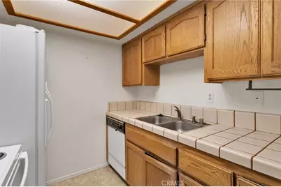 19237 Elm Drive, Apple Valley, CA 92308 - Photo 27