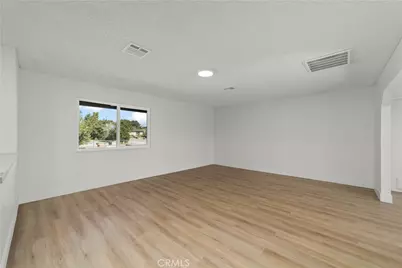 16849 Mission, Hesperia, CA 92345 - Photo 7