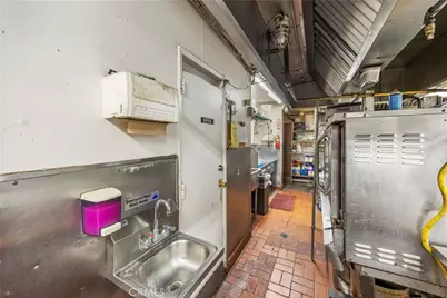600 E Foothill Boulevard, Azusa, CA 91702 - Photo 35