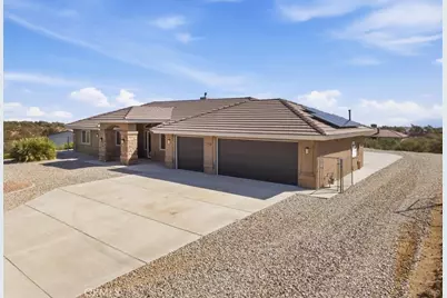 7223 Braceo Street, Oak Hills, CA 92344 - Photo 49