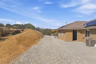 7223 Braceo St, Oak Hills, CA 92344 - Photo 47
