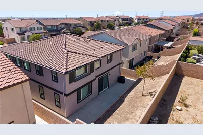 16986 Red Tail Lane, Fontana, CA 92336 - Photo 39