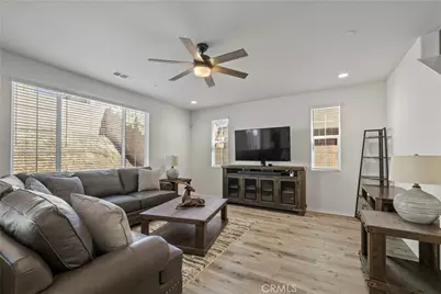 16986 Red Tail Lane, Fontana, CA 92336 - Photo 11