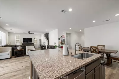16986 Red Tail Lane, Fontana, CA 92336 - Photo 7