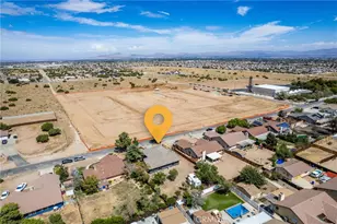 13423 Palm St, Oak Hills, CA 92344 - Photo 39
