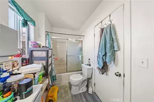 9614 Graham Ave, Los Angeles, CA 90002 - Photo 25