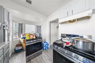 9614 Graham Ave, Los Angeles, CA 90002 - Photo 17