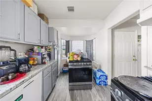 9614 Graham Ave, Los Angeles, CA 90002 - Photo 13