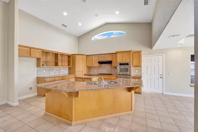12771 Elm, Oak Hills, CA 92344 - Photo 9