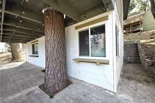 738 W Victoria Ct, Lake Arrowhead, CA 92352 - Photo 5