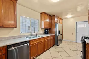 829 W Berkeley Ct, Ontario, CA 91762 - Photo 9