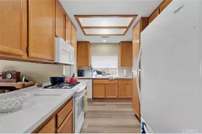 13032 Rainwood Court, Victorville, CA 92395 - Photo 9