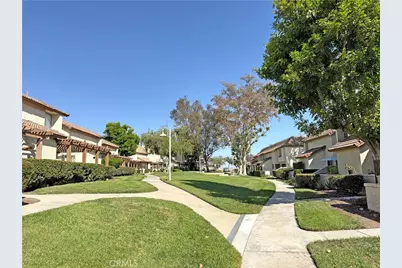 818 Lancaster, Claremont, CA 91711 - Photo 33