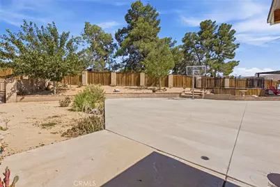 19989 Cronese, Apple Valley, CA 92308 - Photo 37