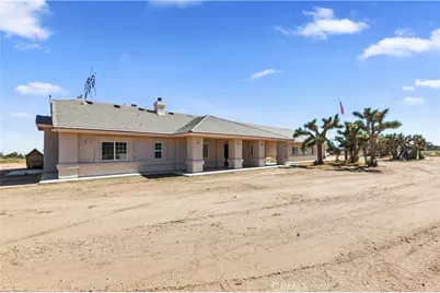7626 Muscatel, Phelan, CA 92371 - Photo 3