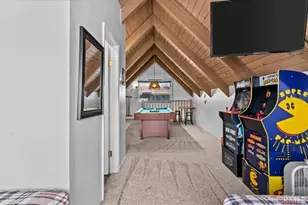 613 E Victoria Ct, Lake Arrowhead, CA 92352 - Photo 17