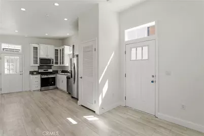 8250 Lankershim Boulevard #80, North Hollywood, CA 91605 - Photo 9
