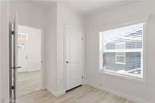 8250 Lankershim Blvd, North Hollywood, CA 91605 - Photo 15