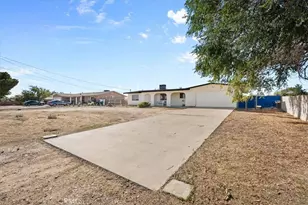15437 Jasmine St, Victorville, CA 92395 - Photo 3