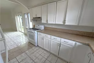 13658 Garrick Ave, Sylmar, CA 91342 - Photo 7