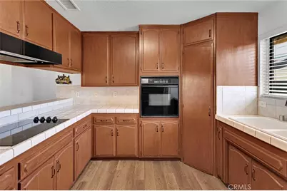 14575 Tonikan Road, Apple Valley, CA 92307 - Photo 11